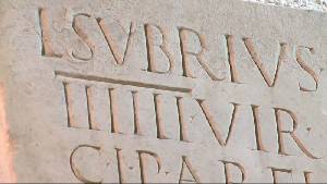 Epgrafe funerario dedicado a Lucio Subrio