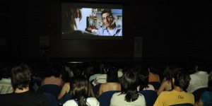 Proyeccin de uno de los cortometrajes finalistas