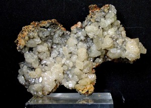Cristales de cerusita. Ejemplar de la colecci�n del �rea de Geolog�a de la Universidad de Murcia