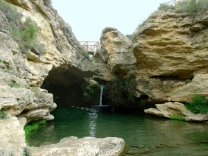 El Salto del Usero. Gea, flora y agua se han unido para esculpir estos travertinos [Usero]