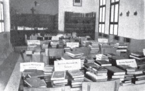 Exposicin de libros en la sala de lectura de la Casa Municipal de Cultura de Abarn