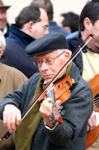 Violinista de los Auroros del Carmen de Rinc�n de Seca (Murcia)