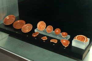 MNAS ARQVA Cartagena. Vajilla Terra Sigillata de �poca imperial romana, s.I d.C., en su mayor�a provenientes de los dragados del Puerto de Mazarr�n 