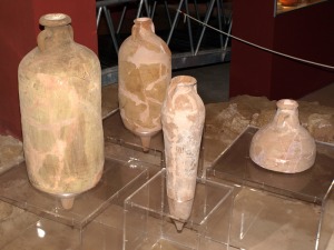 Museo Arqueol�gico de Mazarr�n. �nforas romanas tard�as de tipolog�a KEAY y manufactura africana de la calle F�brica, en el Puerto de Mazarr�n 
