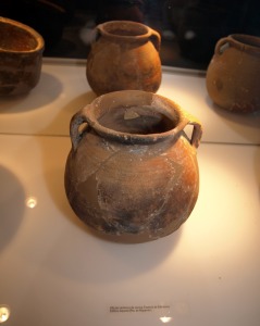 Museo Arqueol�gico de Mazarr�n. Olla de cer�mica romana de la Factor�a de Salazones 