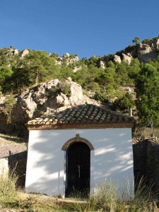 Caseta que protege el nacimiento del agua del Cantalar. Su explotaci�n se viene haciendo desde 1891