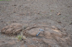 Las rocas gneas es comn que se fracturen de forma concntrica, formando unas estructuras en cscara de cebolla