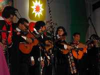 Actuaci�n de la tuna representante de Per� 