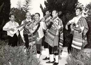 GRUPO DE BAILE