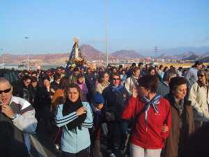Romeros acompaando a la Virgen 