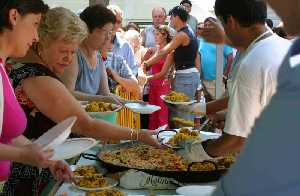  Reparto de las paellas [Calasparra_Fiestas_ Santos Mrites]
