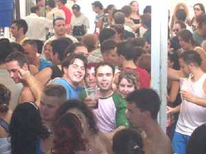  Gente disfrutando de la Fiesta [Calasparra_Fiestas_Santos Mrtires]