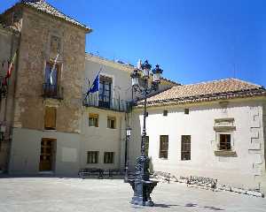 Fachada exterior de la Casa de Alarcos de Yecla [Casa de Alarcos de Yecla]