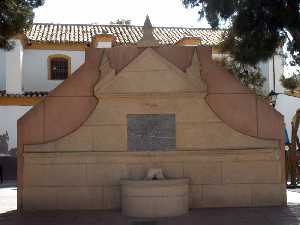Fuente Centrada 