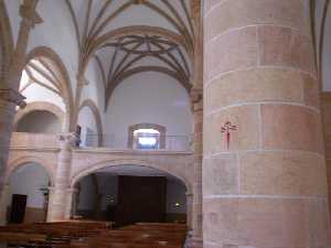 Cruz de Santiago en uno de los pilares [Ceheg�n_Iglesia-Museo Santa Mar�a Magdalena] 