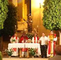 Santa Misa bajo la mirada del Apstol 