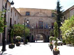 Centro de la Plaza [Plaza del Ayuntamiento de Caravaca]