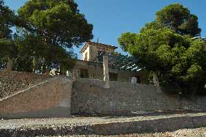 Cas�n en la Fuente del Algarrobo 