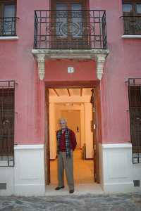 Campillo, en la puerta del Museo [Ceut_Antonio Campillo] 