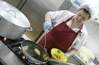 Fre�r pan y huevos 