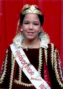 Inmaculada Lorca  Grian abanderada infantil 2005