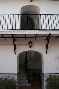 Entrada a los ba�os termales [Mula_Los Ba�os]