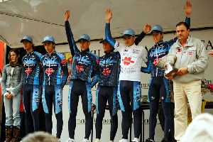 Baos, primero por la izquierda, en el podium