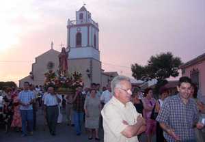 Los vecinos sacan a hombros a su patr�n 