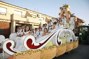 Los ni�os disfrutaron en las carrozas
