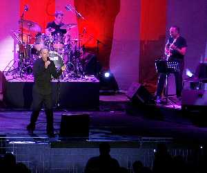 Jos� Luis Perales en concierto