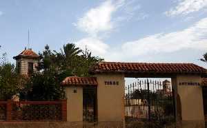 Entrada a la Torre Anto�ita 