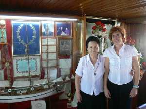 Fuensanta Albaladejo con su ahijada que se har cargo del restaurante