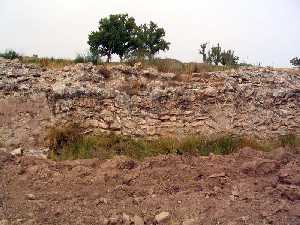 Presa romana de Caputa en Y�char (Mula)