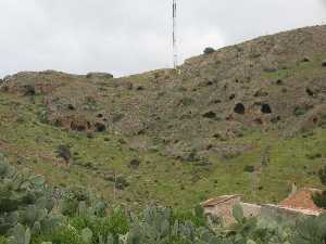 Vista de varias cuevas en Cobatillas