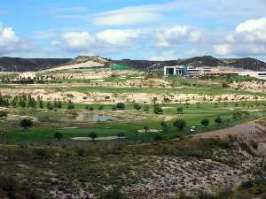 Campo de Golf y al fondo el hotel