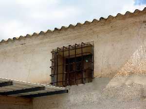 Ventana de una casa en la calle Mayor