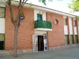 Escuelas en calle General Moscard�
