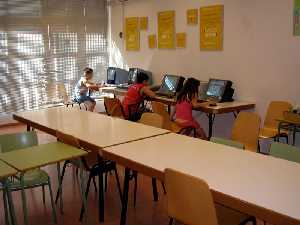Aula de inform�tica en el Centro Municipal