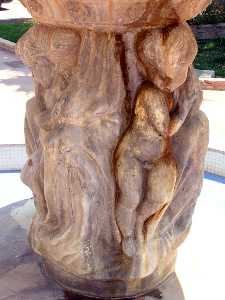Detalle en la fuente de la plaza de los �ngeles