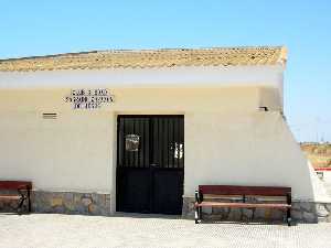 Entrada al hogar de la tercera edad de La Puebla