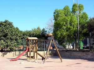 Jard�n infantil junto al local social