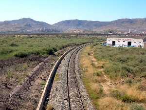 V�a f�rrea a su paso por el Hond�n