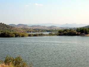 Embalse del r�o Argos 