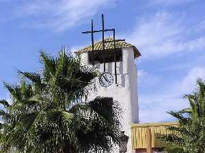 Caracter�stico campanario de la iglesia 