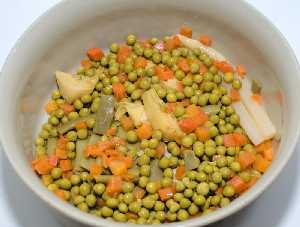 Menestra de verduras con guisantes 