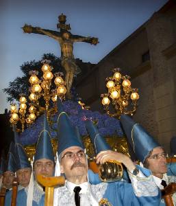 Cofrada del Santsimo Cristo del Amparo y Mara Santsima de los Dolores 